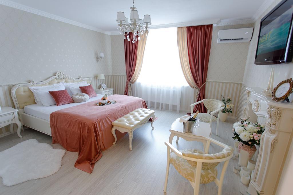 Royal Suite Apartment With Jacuzzi Sumy Ngoại thất bức ảnh