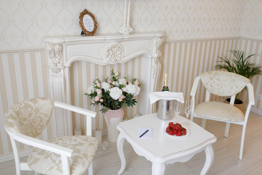 Royal Suite Apartment With Jacuzzi Sumy Ngoại thất bức ảnh