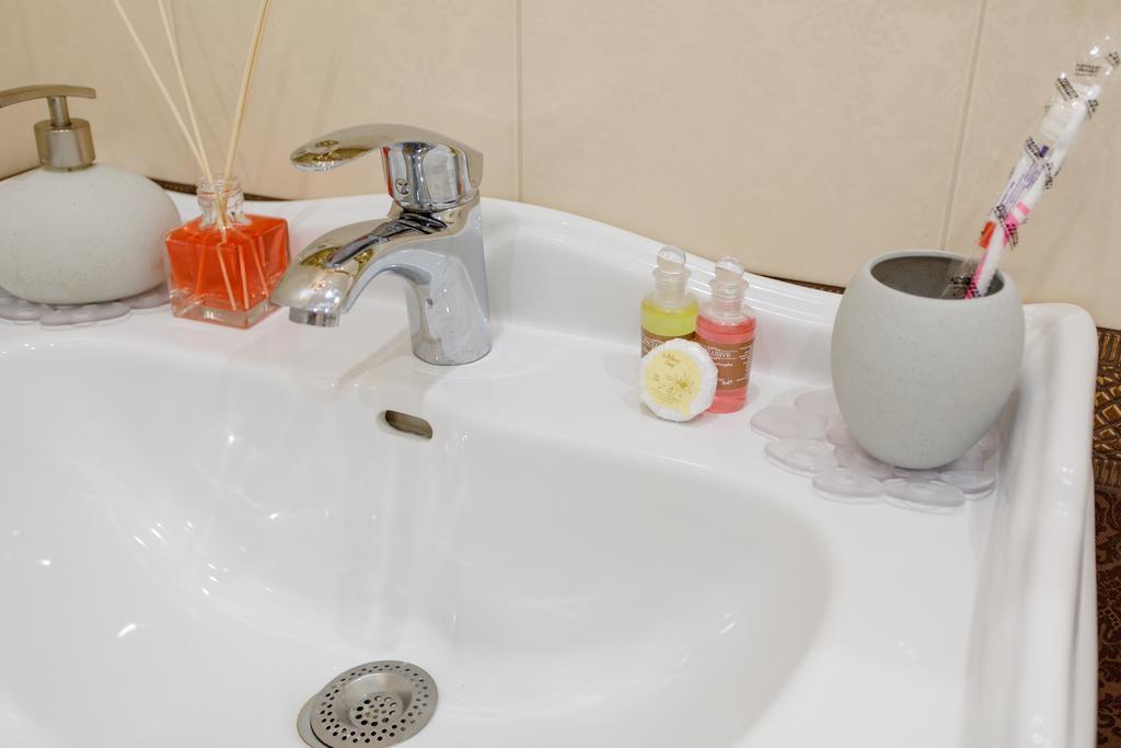 Royal Suite Apartment With Jacuzzi Sumy Ngoại thất bức ảnh