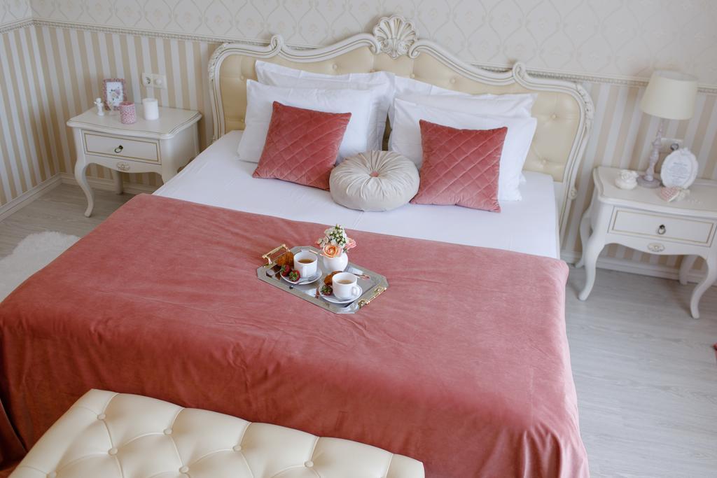 Royal Suite Apartment With Jacuzzi Sumy Ngoại thất bức ảnh