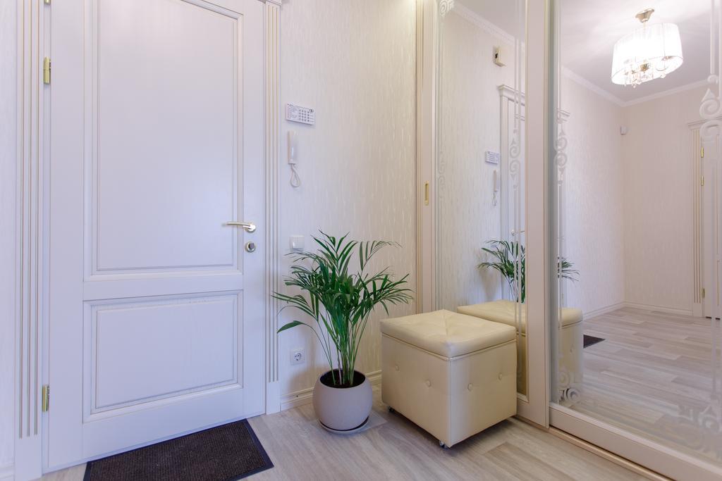 Royal Suite Apartment With Jacuzzi Sumy Ngoại thất bức ảnh